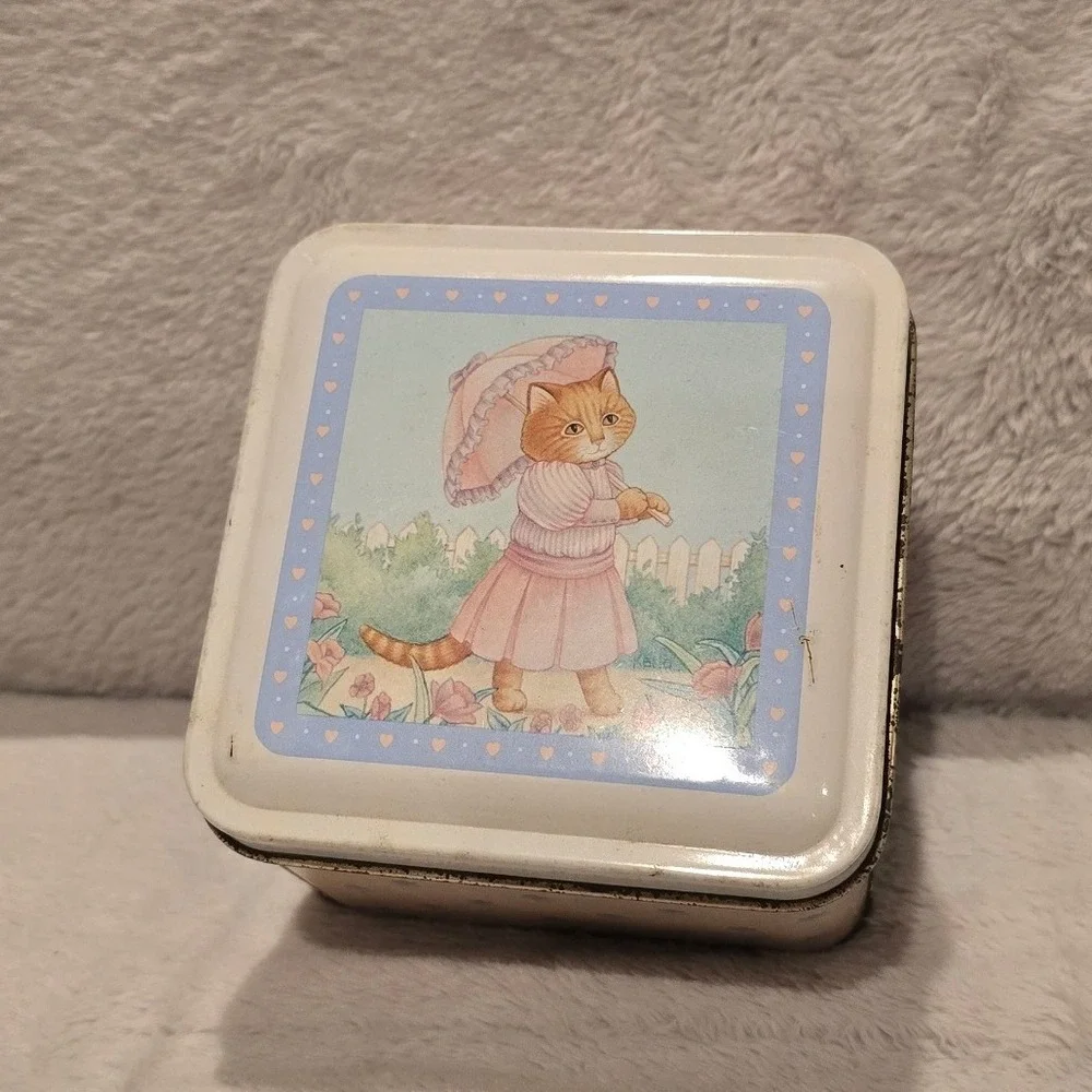 Vintage 1987 Hallmark Special Gifts Cat Tin Pink Victorian Parasol Square Box